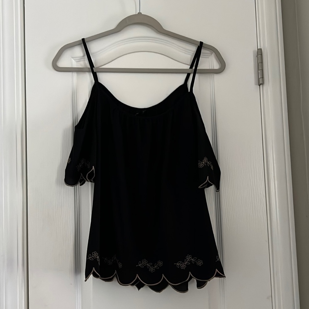 Floral Edge Scalloped top